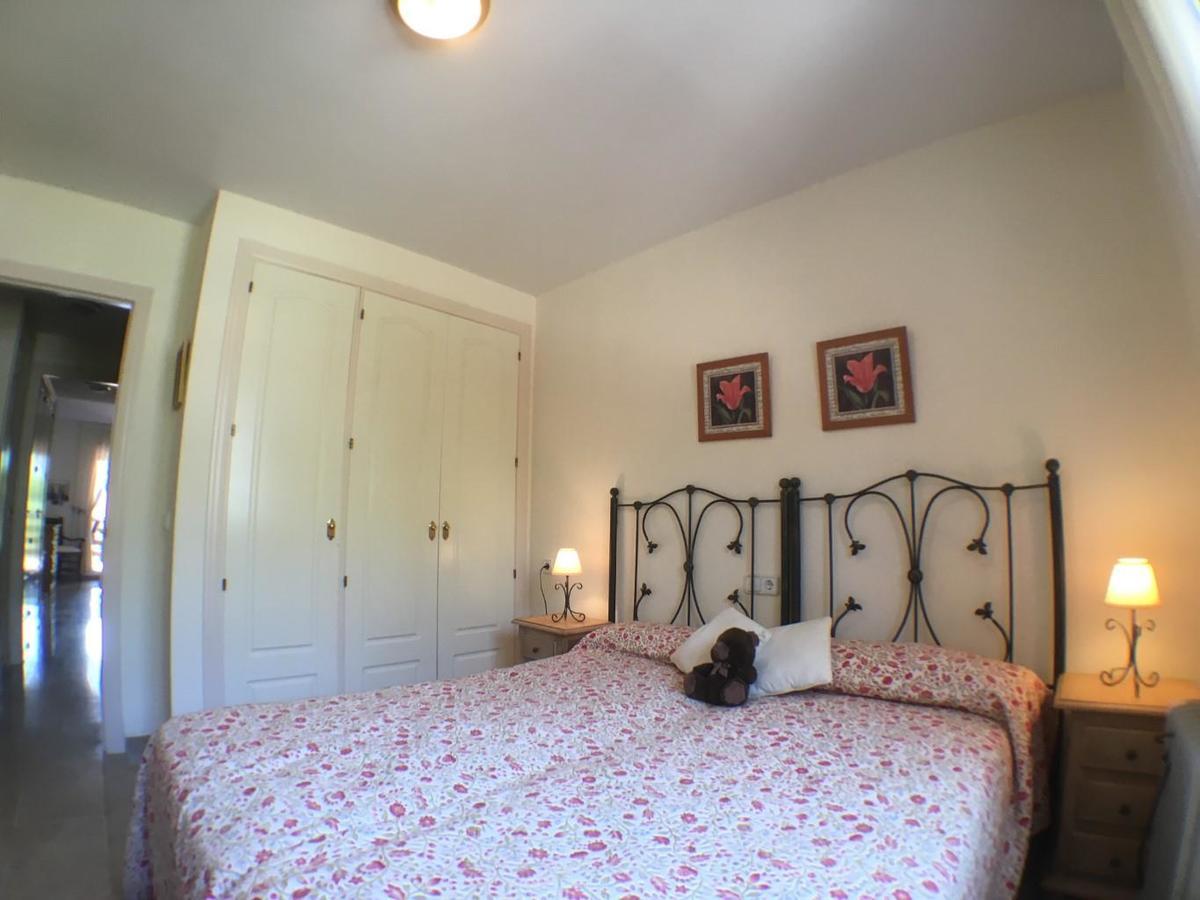 2236-Lovely Groundfloor With Pool View 卡萨雷斯 外观 照片